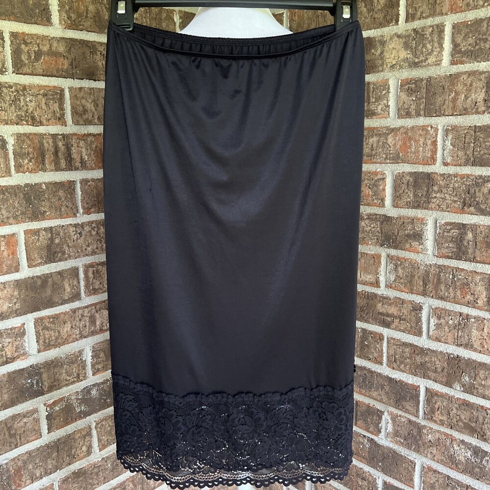 Vanity Fair Womens Medium Tricot Nylon Half Slip Black Wide Lace Scallop Edge